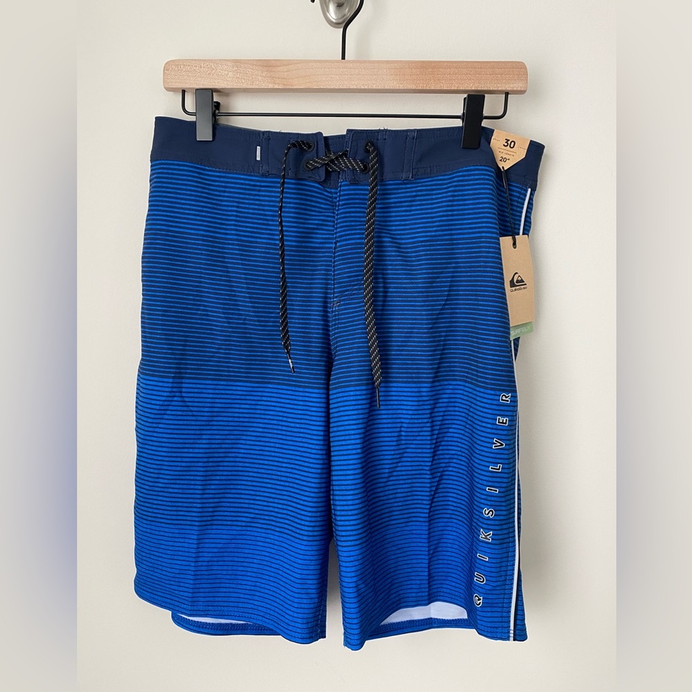 NWT Quiksilver High Line Mens Size 30 Striped 10" Board Shorts